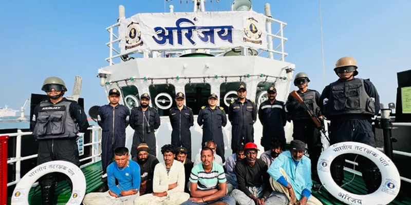 بھارتی کوسٹ گارڈز نے 13پاکستانی ماہی گیروں کو گرفتار کرلیا